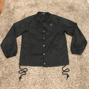 Twitch con windbreaker